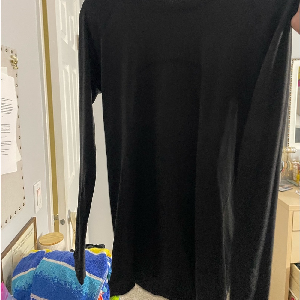 Black swift tech long sleeve regular length